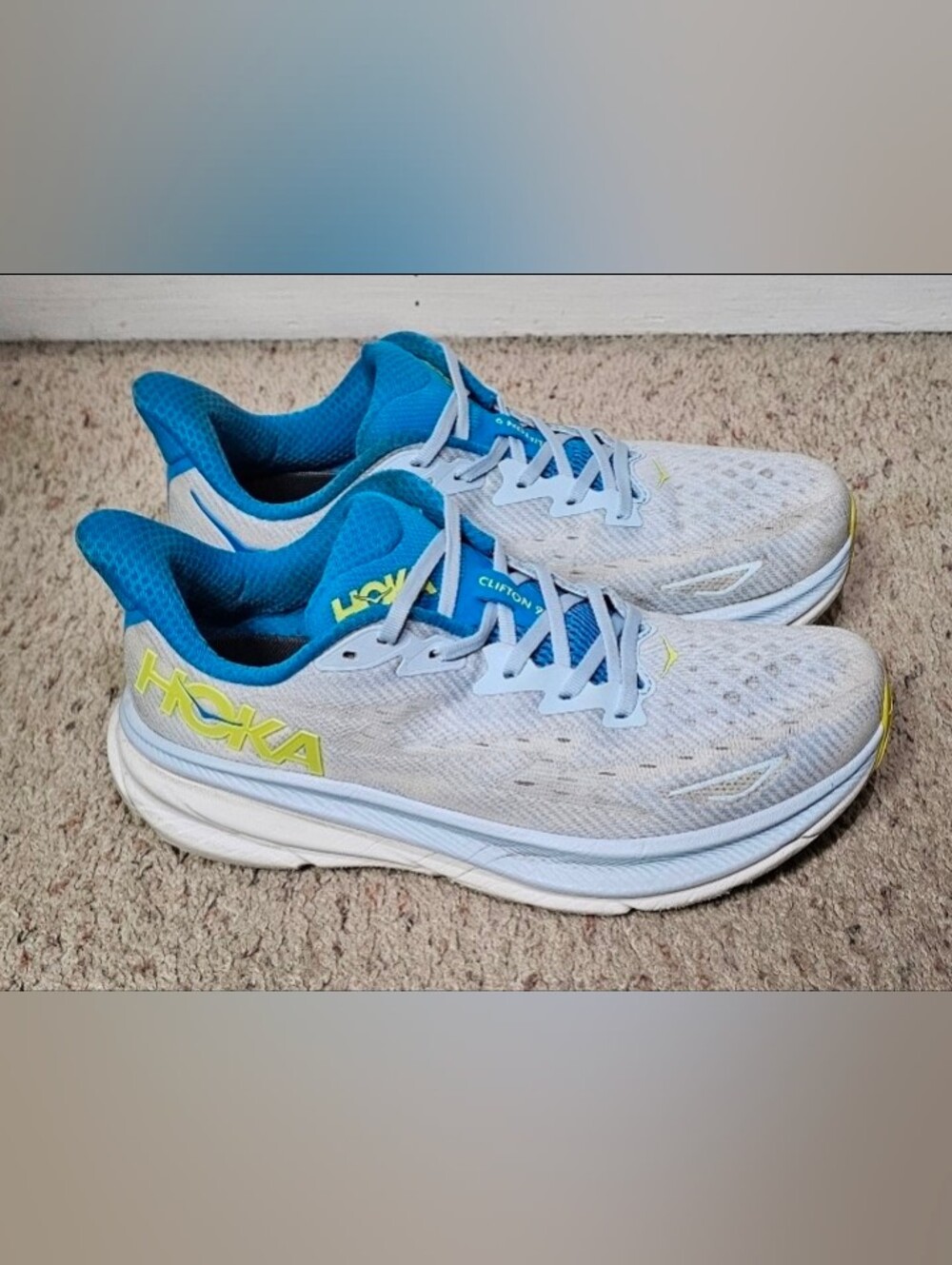HOKA CLIFTON 9 - Mens Atheltic Shoes - SIZE 10D